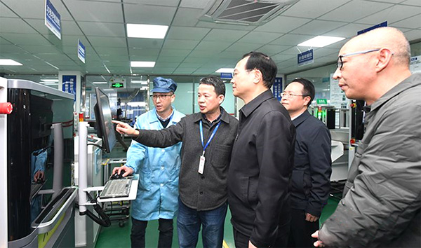 福建省委常委、福州市委書(shū)記林寶金一行蒞臨睿能科技調(diào)研(圖2)